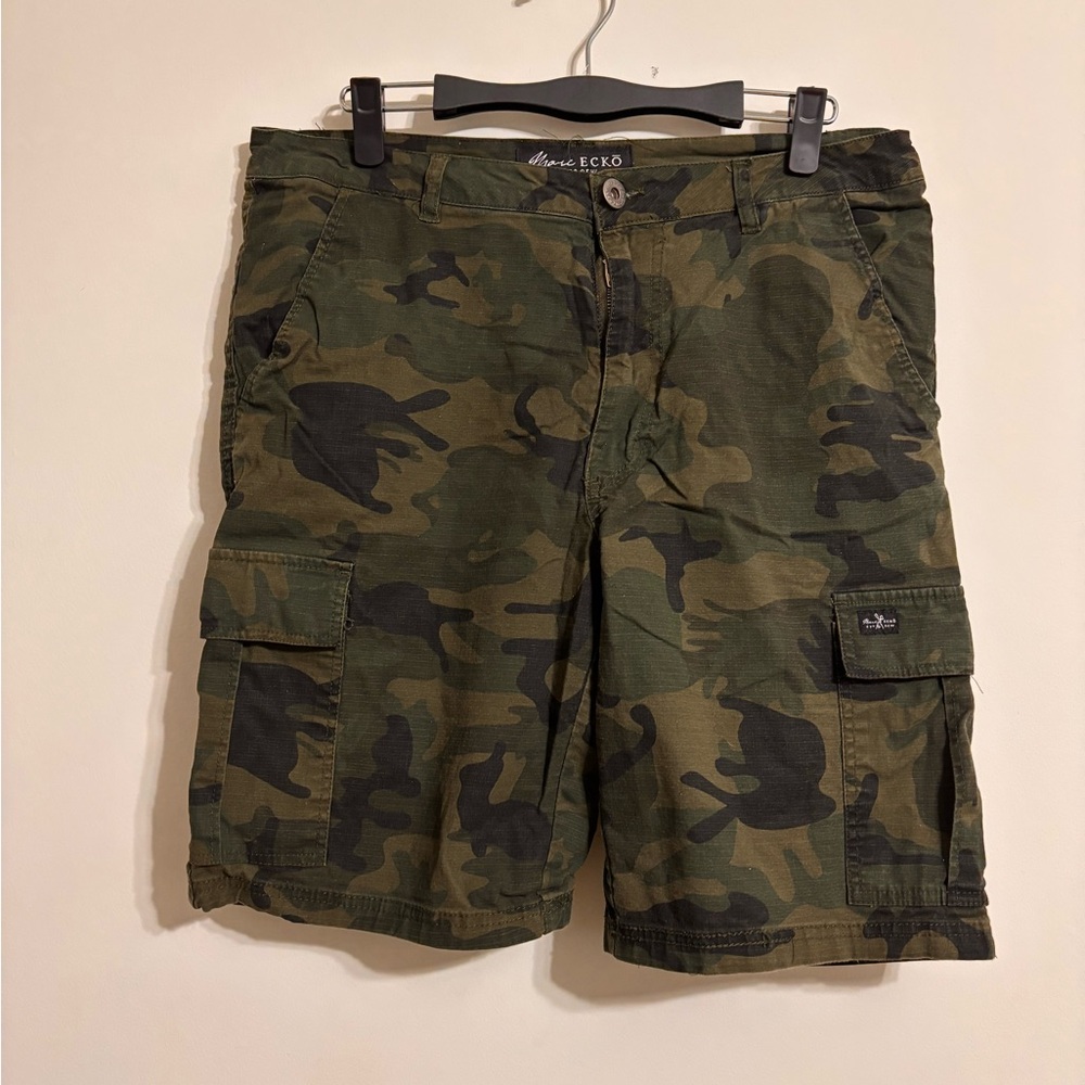 Ecko Unlimited Men's Olive Camouflage Cargo Shorts